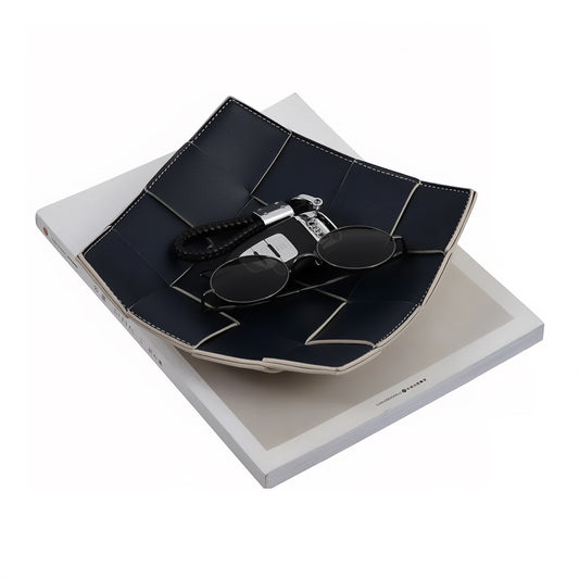 Porta Trecos de Couro Preto Trançado - Organização com Estilo