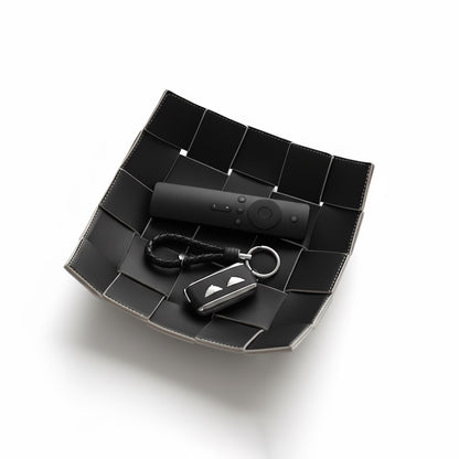 Porta Trecos de Couro Preto Trançado - Organização com Estilo