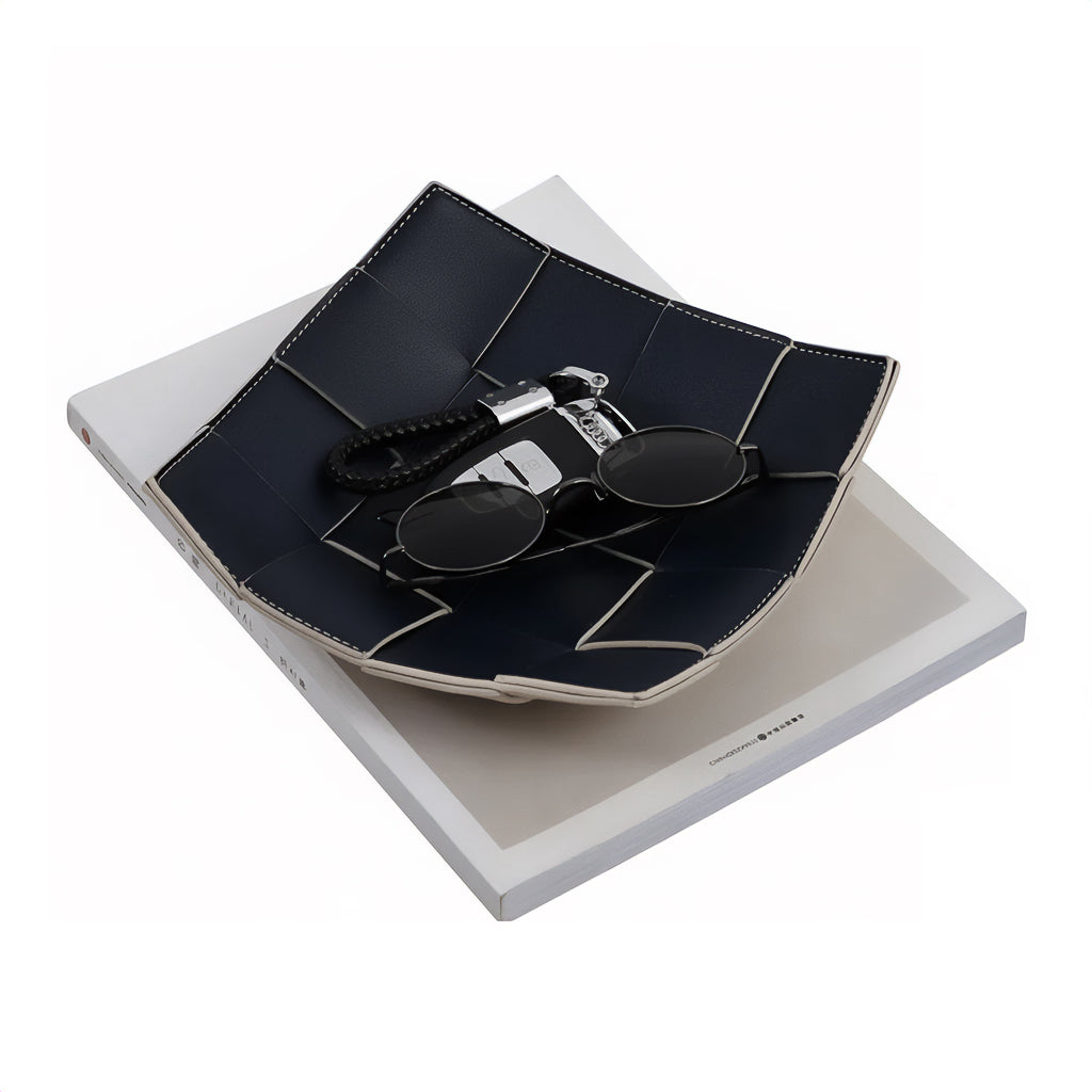 Porta Trecos de Couro Preto Trançado - Organização com Estilo